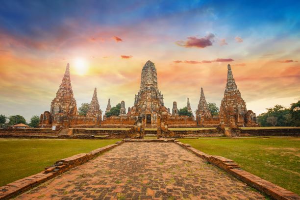 Ayutthaya Sunset Tour from Bangkok: The Complete Guide to Golden Hour at the Ancient Ruins