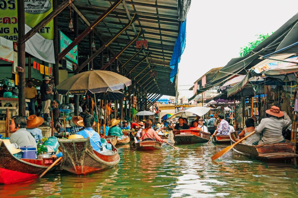 Damnoen Saduak Floating Market & Maeklong Railway Market: Private Half-Day Tour from Bangkok 2026