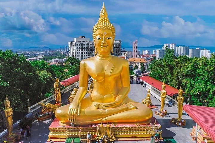 Visit the big buddha a great viewpoint in Pattaya